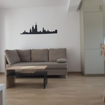 Near The Airport- Apartments Krakow Ngoại thất bức ảnh