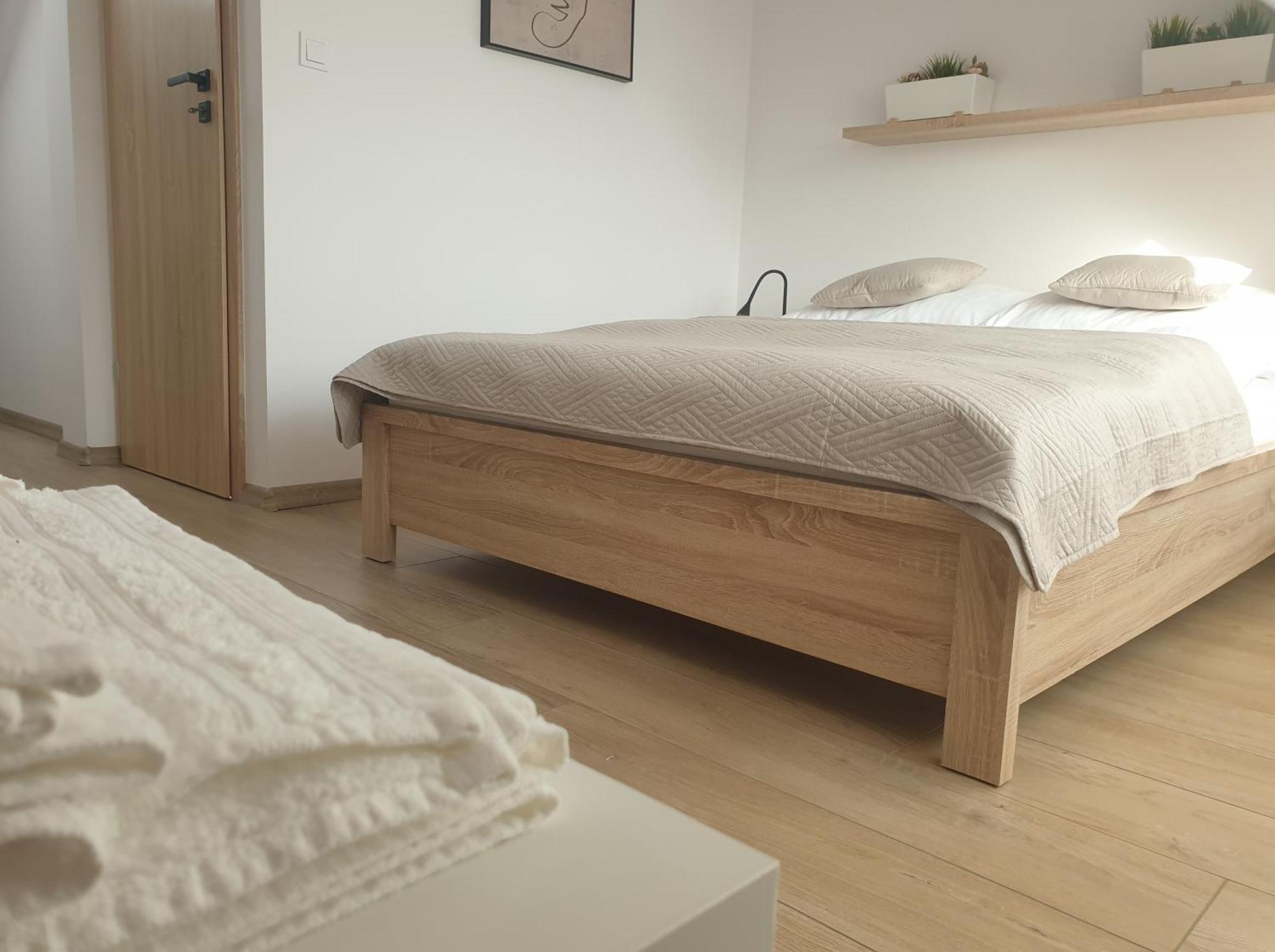 Near The Airport- Apartments Krakow Ngoại thất bức ảnh