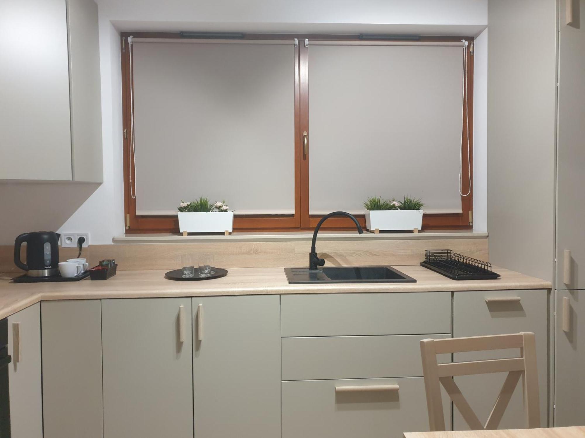 Near The Airport- Apartments Krakow Ngoại thất bức ảnh