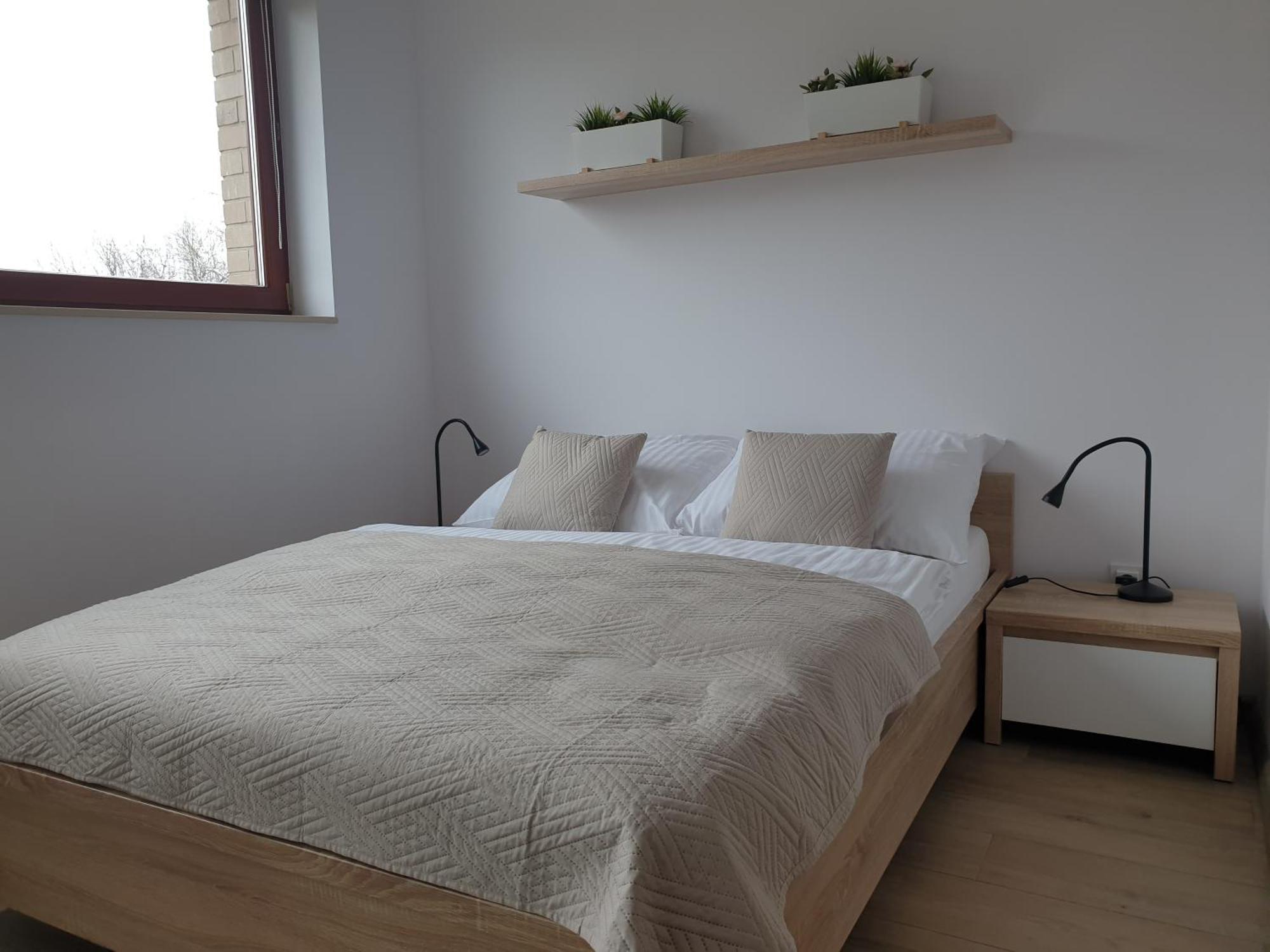 Near The Airport- Apartments Krakow Ngoại thất bức ảnh