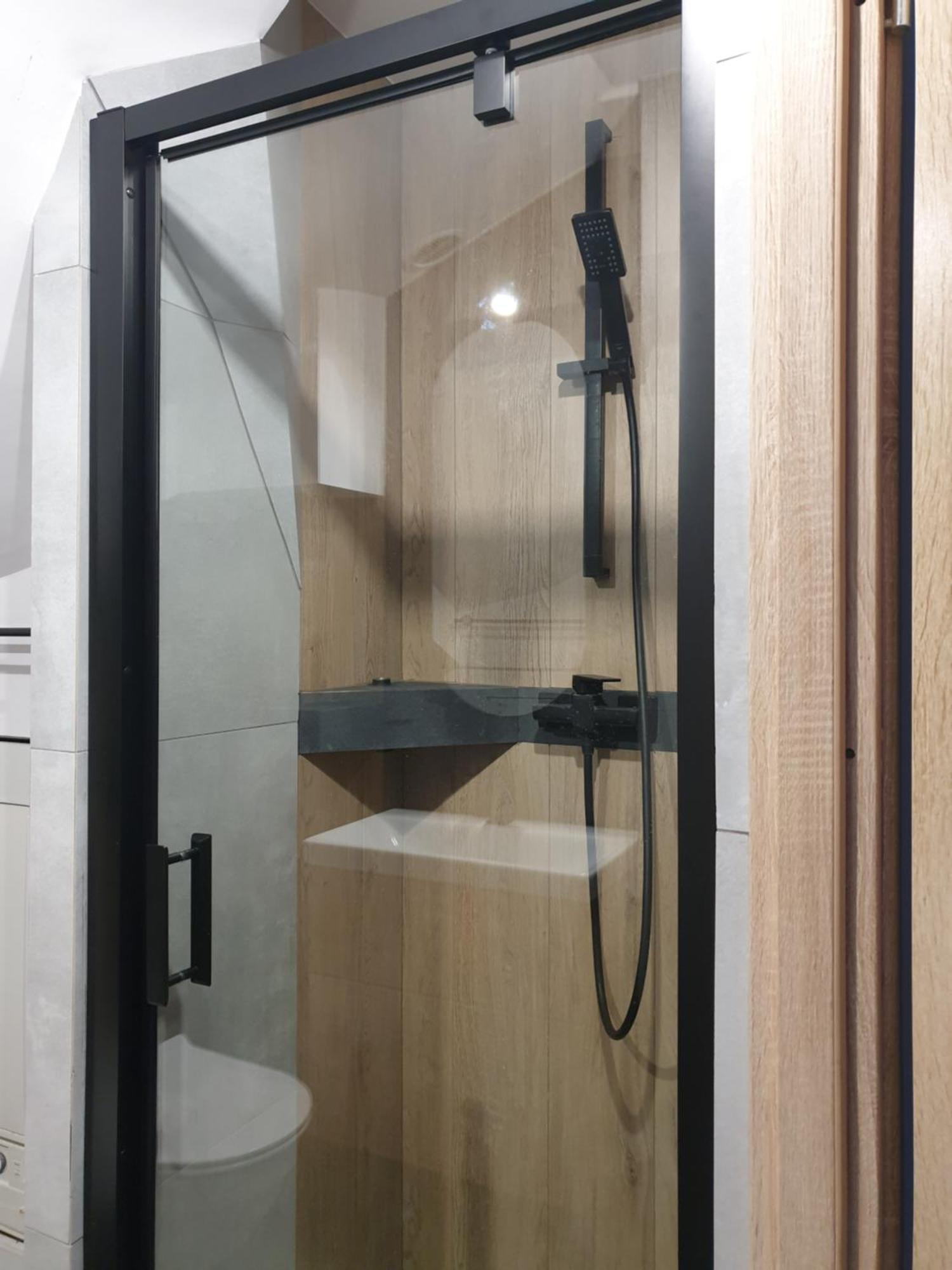 Near The Airport- Apartments Krakow Ngoại thất bức ảnh