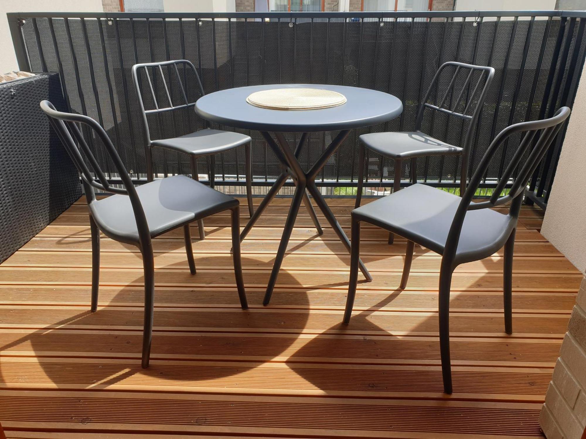 Near The Airport- Apartments Krakow Ngoại thất bức ảnh