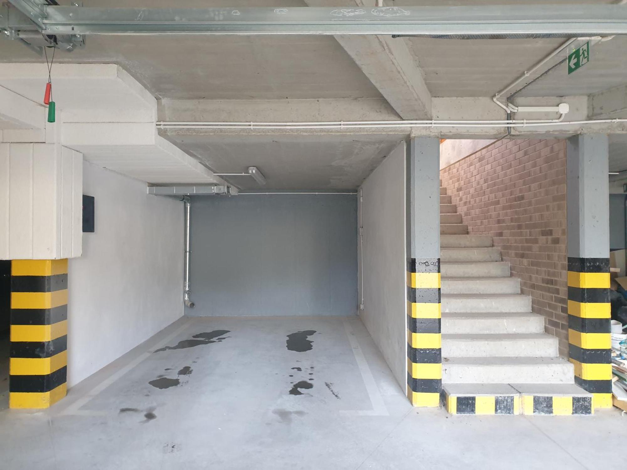 Near The Airport- Apartments Krakow Ngoại thất bức ảnh